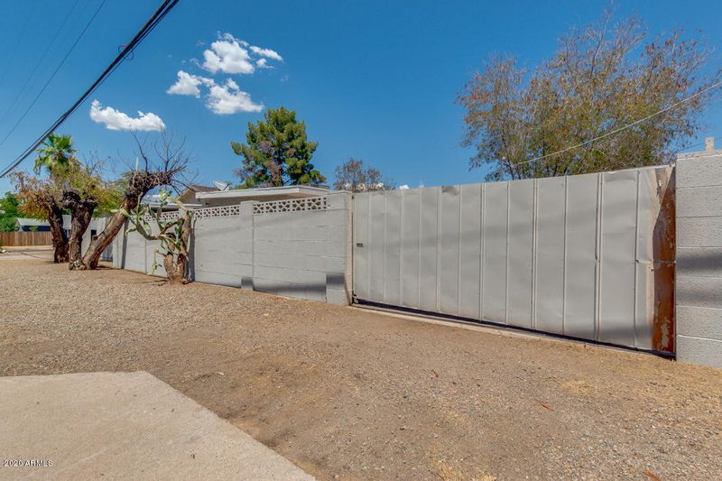 2201 E Indianola Ave, Phoenix, AZ 85016