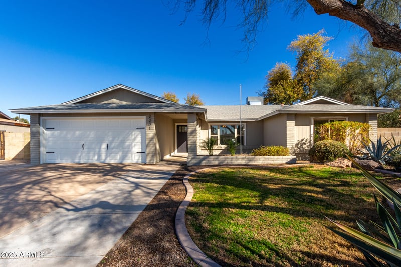 2201 Evergreen Rd, Tempe, AZ 85282