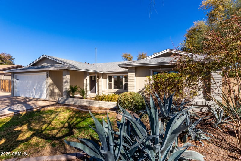 2201 Evergreen Rd, Tempe, AZ 85282