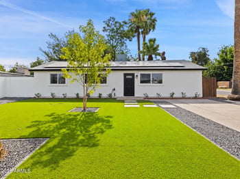 2201 N 29th Pl, Phoenix, AZ 85008