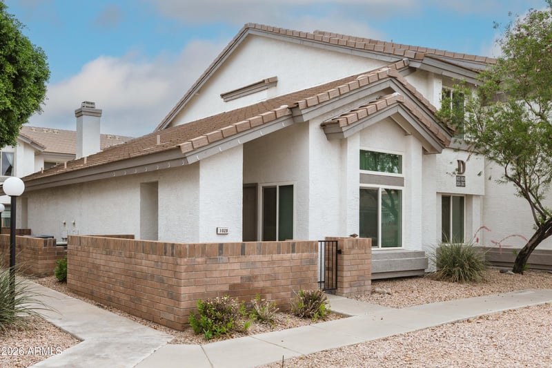 2201 Comanche Dr #1028, Chandler, AZ 85224