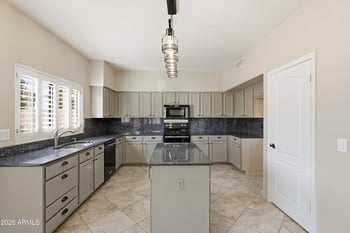 2201 Redwood Dr, Chandler, AZ 85248