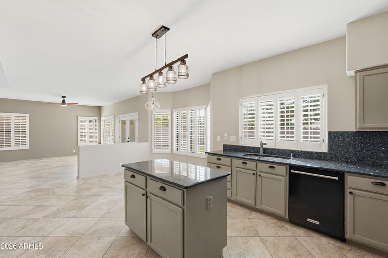 2201 Redwood Dr, Chandler, AZ 85248