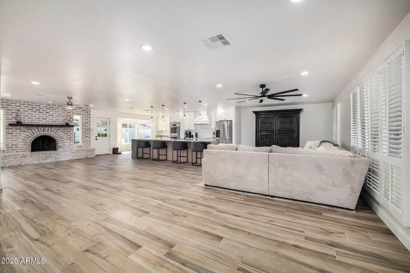 2201 Shea Blvd, Phoenix, AZ 85028