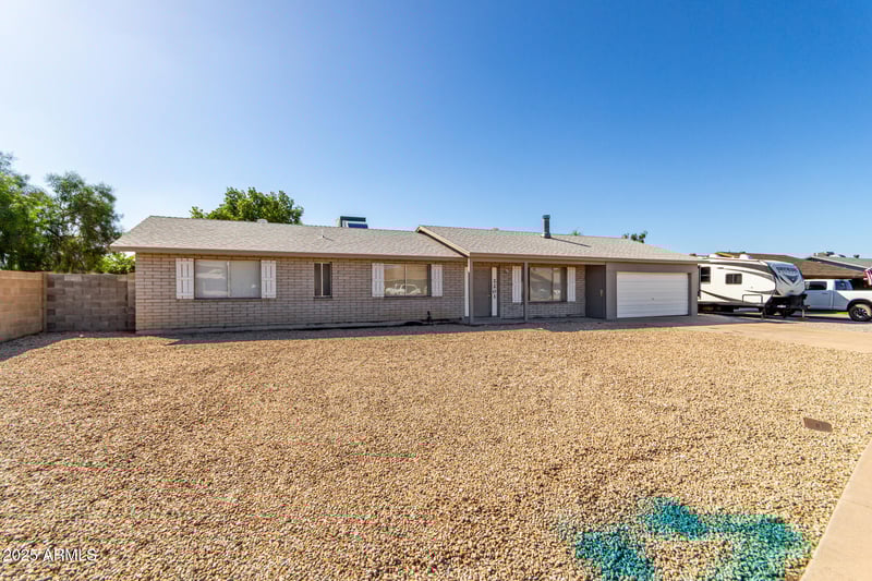 2201 Topeka Dr, Phoenix, AZ 85027