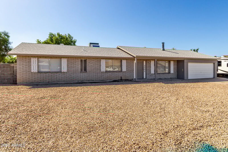 2201 Topeka Dr, Phoenix, AZ 85027