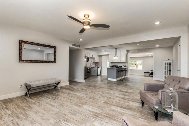 2201 W Meadow Dr, Phoenix, AZ 85023