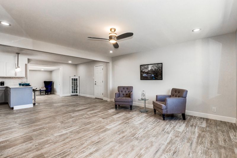 2201 W Meadow Dr, Phoenix, AZ 85023