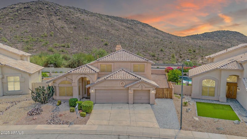 22019 59th Dr, Glendale, AZ 85310