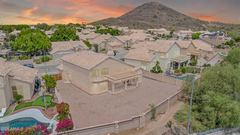 22019 59th Dr, Glendale, AZ 85310