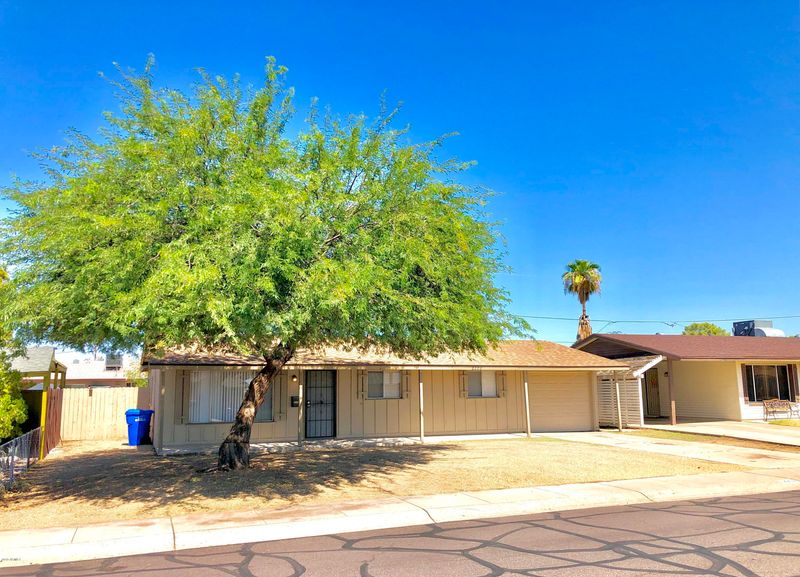 2202 W Paradise Dr, Phoenix, AZ 85029