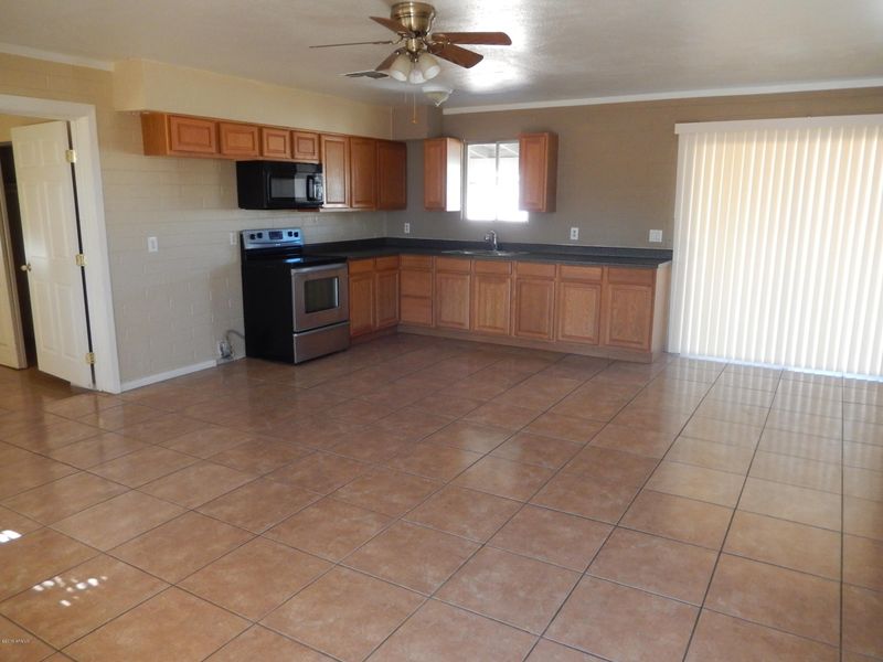 2202 W Sunnyside Dr, Phoenix, AZ 85029