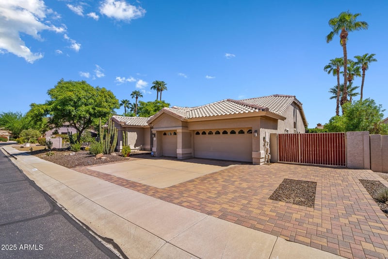 22031 64th Ave, Glendale, AZ 85310