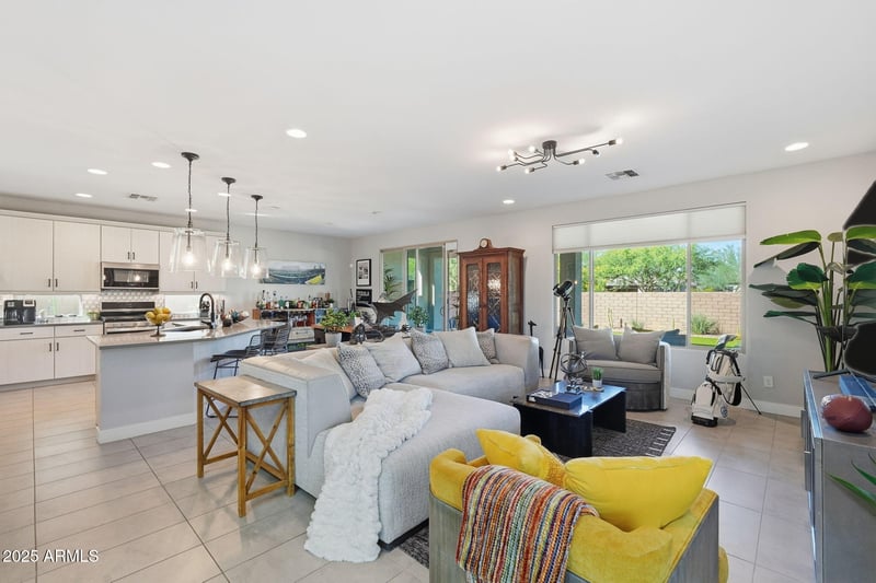 22038 28th Pl, Phoenix, AZ 85050