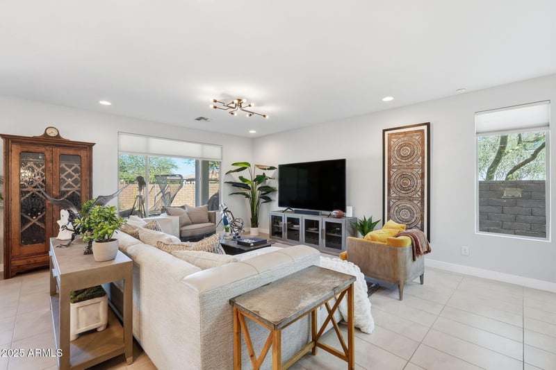 22038 28th Pl, Phoenix, AZ 85050