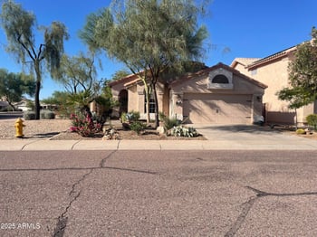 2204 Crest Ln, Phoenix, AZ 85024