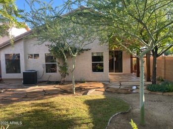 2204 Crest Ln, Phoenix, AZ 85024