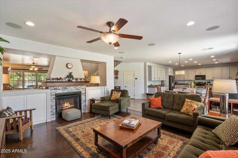 2204 E Bowker St, Phoenix, AZ 85040