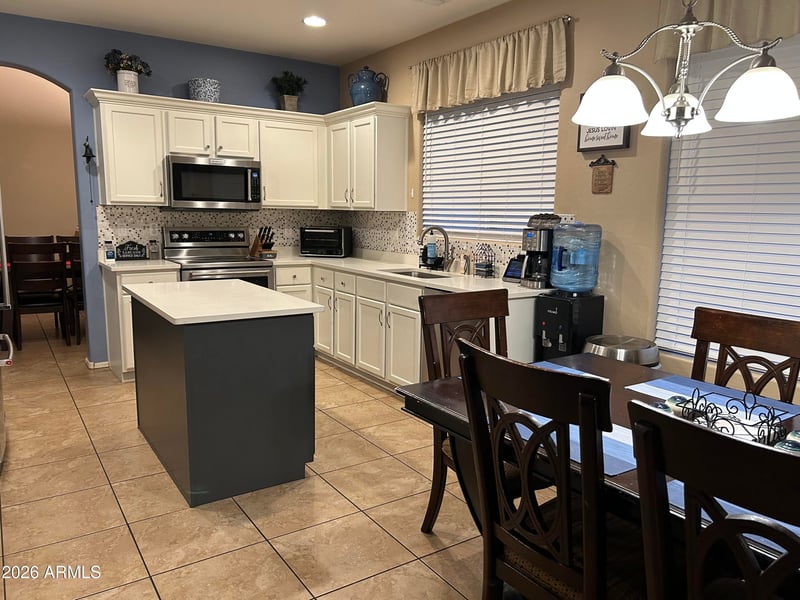 2204 W Alicia Dr, Phoenix, AZ 85041