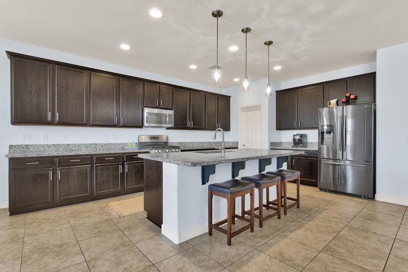 22045 N 98th Dr, Peoria, AZ 85383