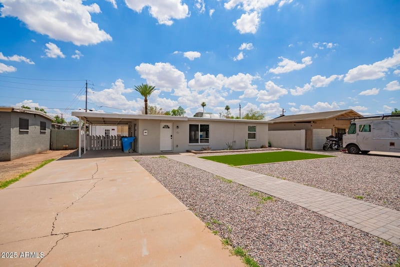 2205 Cambridge Ave, Phoenix, AZ 85009