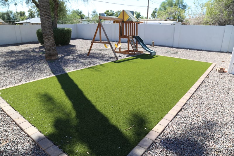 2205 Cambridge Ave, Phoenix, AZ 85009