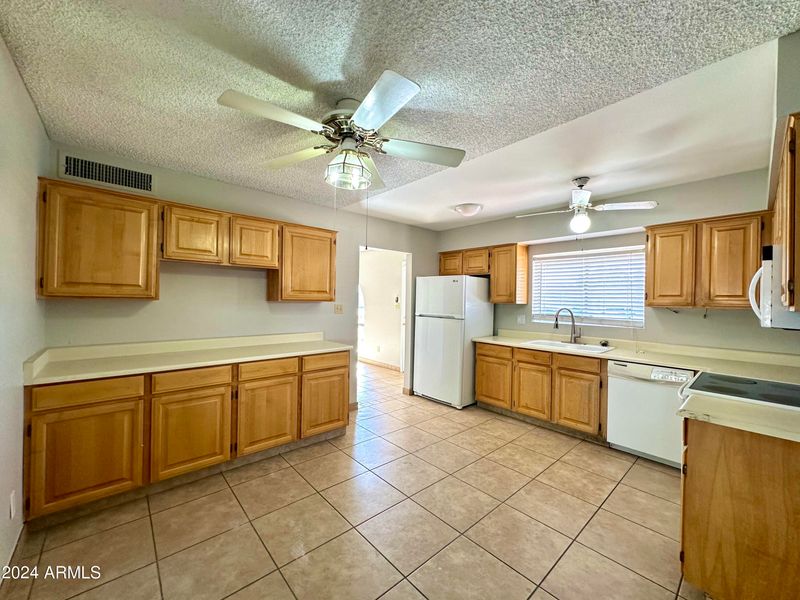 2205 E Gretta Pl, Phoenix, AZ 85022