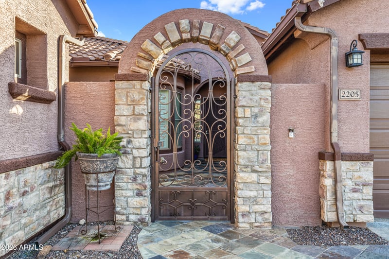 2205 W Clearview Trl, Phoenix, AZ 85086