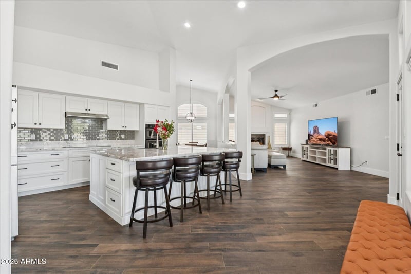 22054 64th Ave, Glendale, AZ 85310