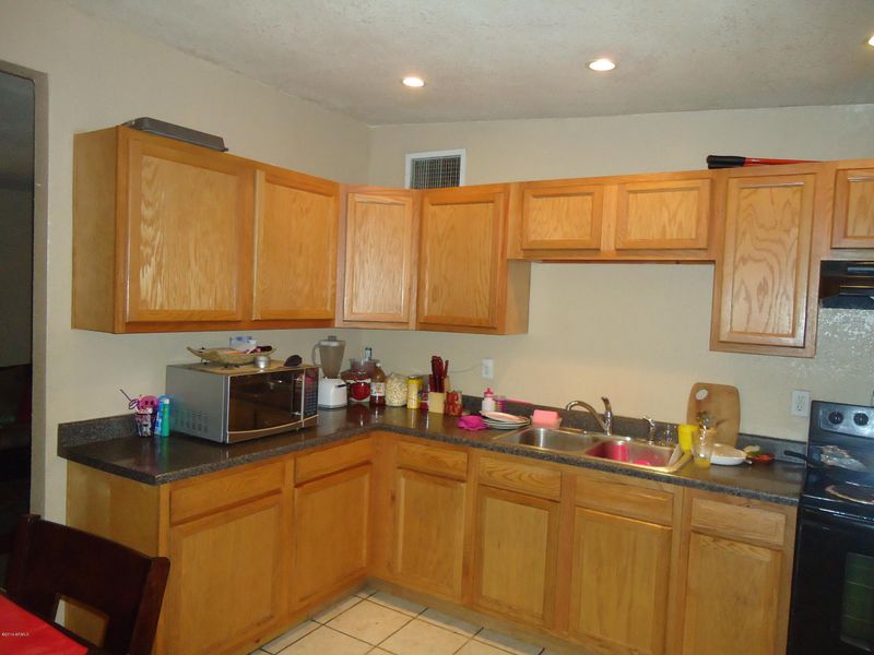 2206 E Nancy Ln, Phoenix, AZ 85042