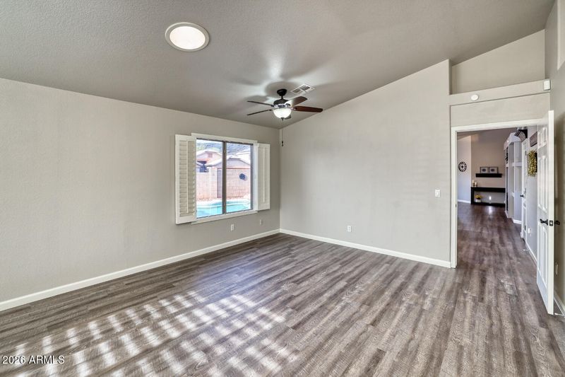 2206 E Ruby Ln, Phoenix, AZ 85024