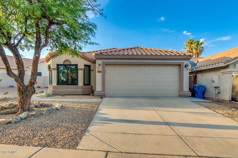 2206 E Taro Ln, Phoenix, AZ 85024