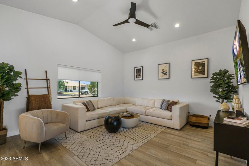 2206 E Weldon Ave, Phoenix, AZ 85016