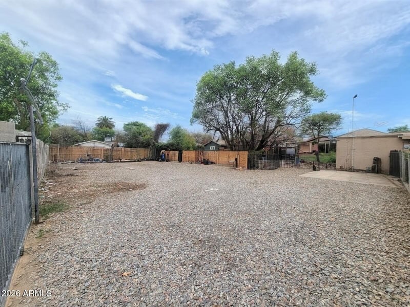 2206 E Yale St #24, Phoenix, AZ 85006