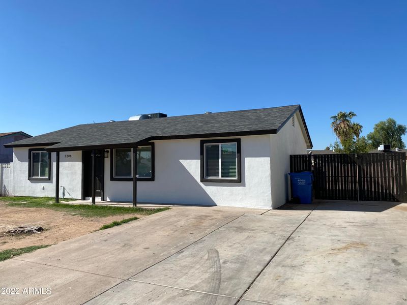 2206 N 73rd Dr, Phoenix, AZ 85035