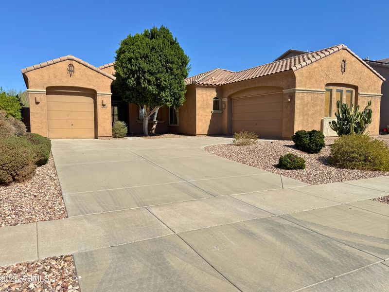 2206 W Eagle Feather Rd, Phoenix, AZ 85085
