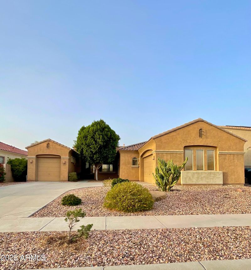 2206 W Eagle Feather Rd, Phoenix, AZ 85085
