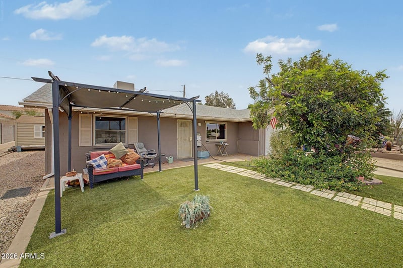 2207 E Acoma Dr, Phoenix, AZ 85022