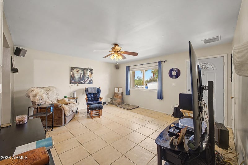 2207 E Acoma Dr, Phoenix, AZ 85022