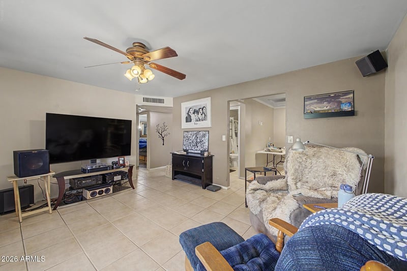 2207 E Acoma Dr, Phoenix, AZ 85022