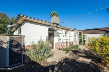 2207 Edgemere St, Phoenix, AZ 85006