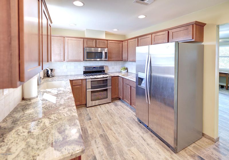 2207 W Altadena Ave, Phoenix, AZ 85029