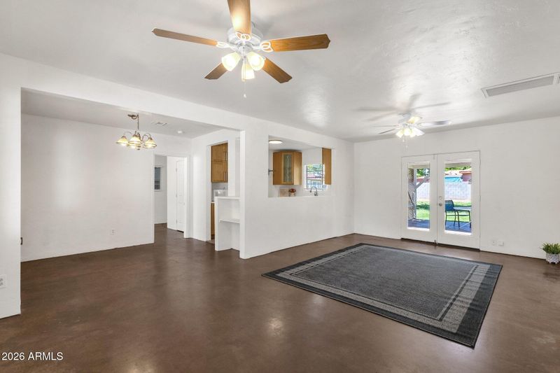 2208 E Earll Dr, Phoenix, AZ 85016