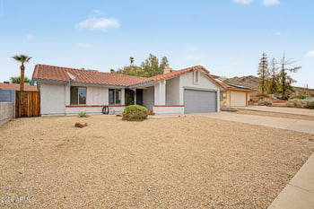 2208 E Hearn Rd, Phoenix, AZ 85022