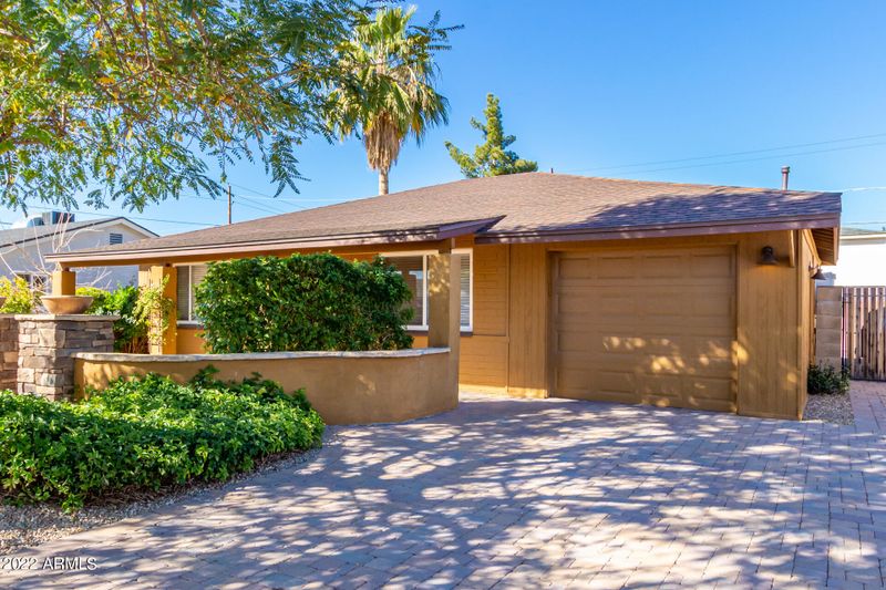 2208 E Roma Ave, Phoenix, AZ 85016