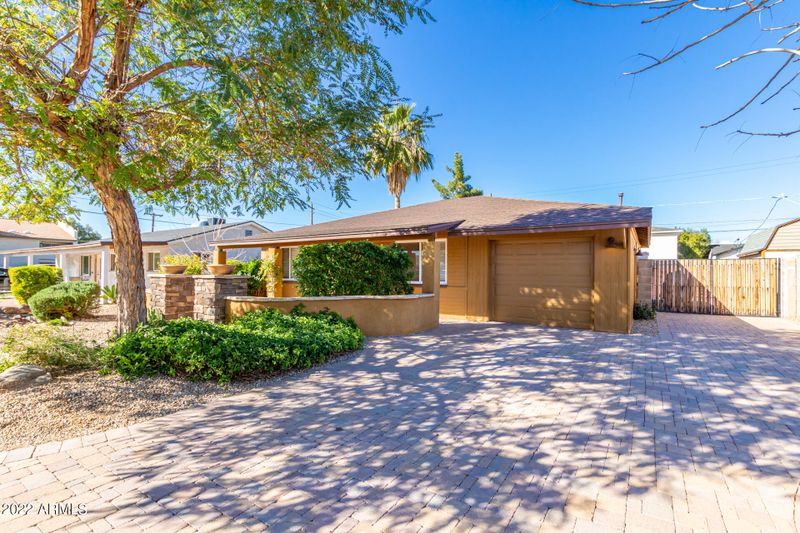 2208 E Roma Ave, Phoenix, AZ 85016