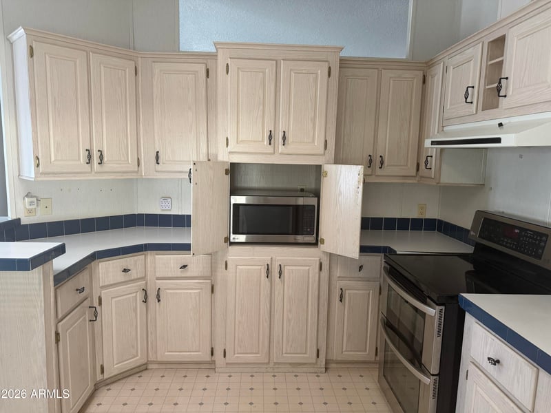 2208 Baseline Ave #102, Apache Junction, AZ 85120