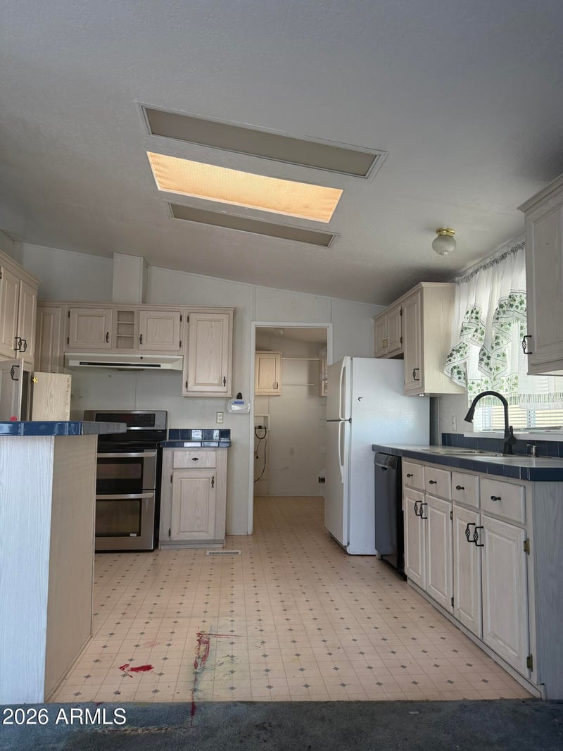 2208 Baseline Ave #102, Apache Junction, AZ 85120