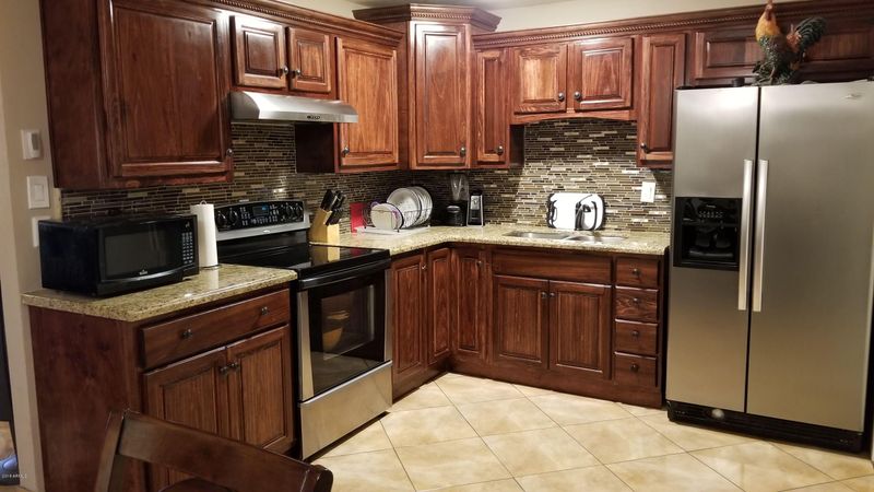 2208 W Larkspur Dr, Phoenix, AZ 85029