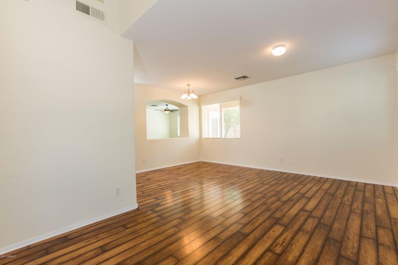 2209 E Pecan Rd, Phoenix, AZ 85040